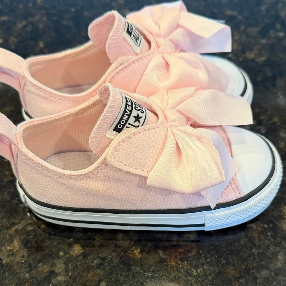 Converse Kids Light Pink Bow Slip-On Sneakers